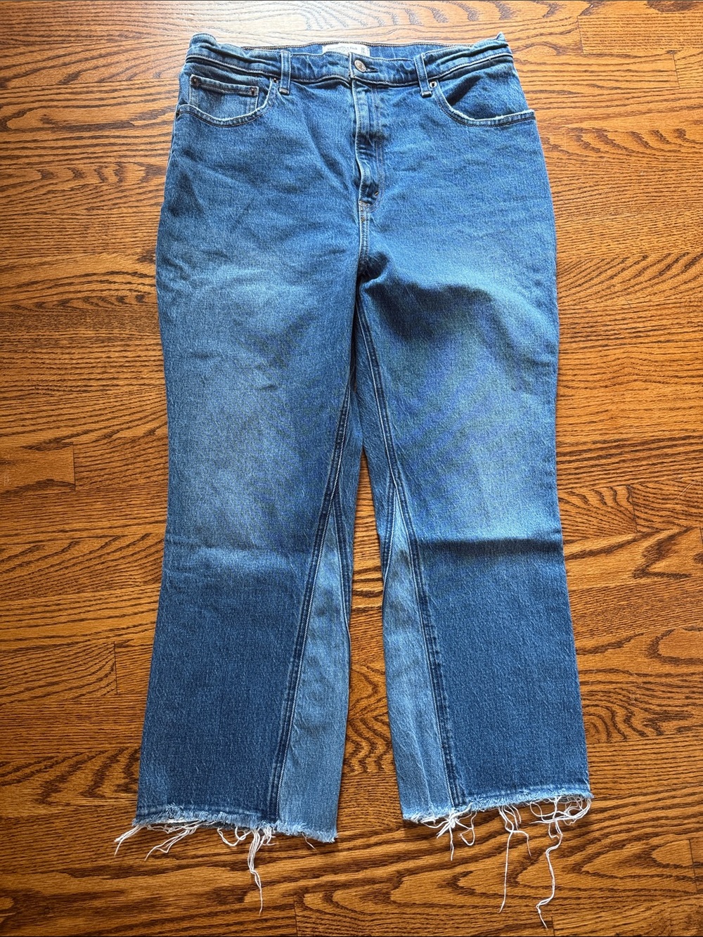 Abercrombie & Fitch Women's ultra high rise kick flare jeans with raw hem, Sz 14